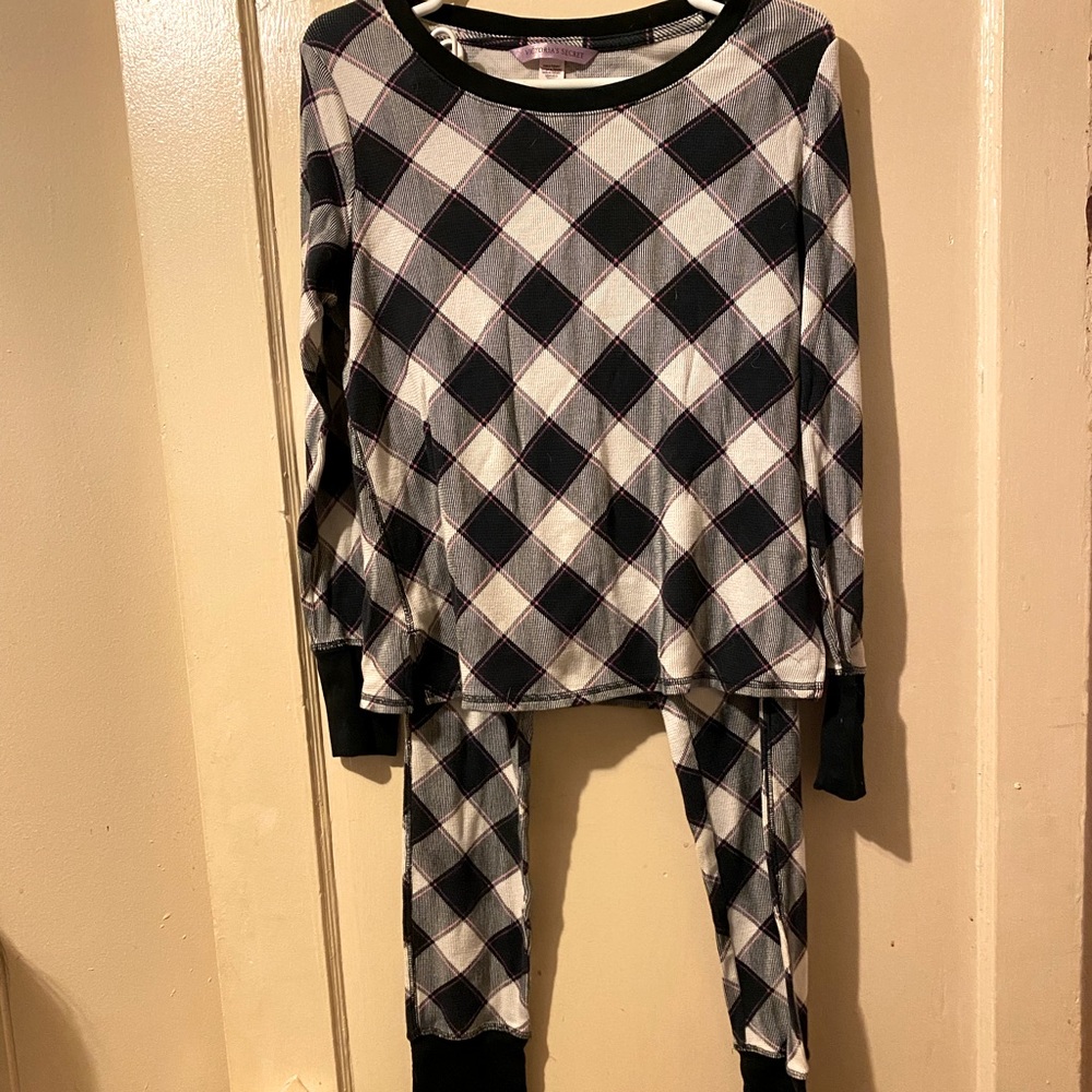 💖 Victoria Secret waffle knit pajama set. Size small. Barely worn EUC.